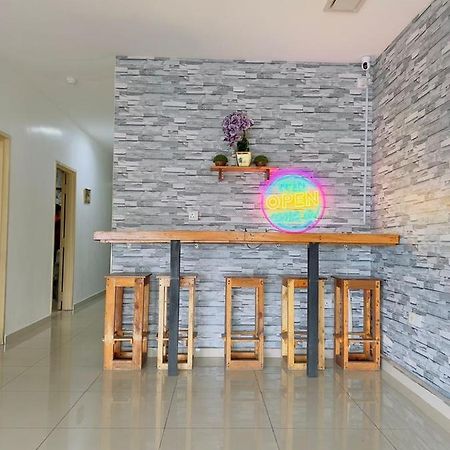 Noor Hotel Kangar Esterno foto