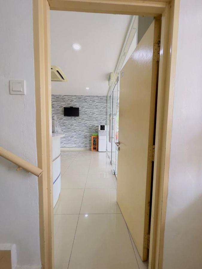 Noor Hotel Kangar Esterno foto