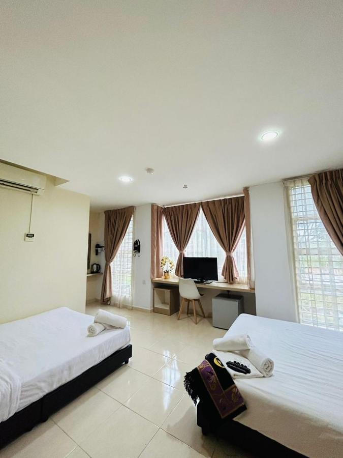 Noor Hotel Kangar Esterno foto