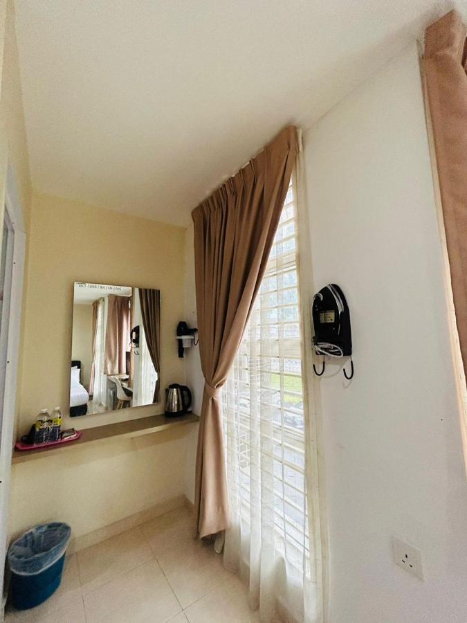 Noor Hotel Kangar Esterno foto