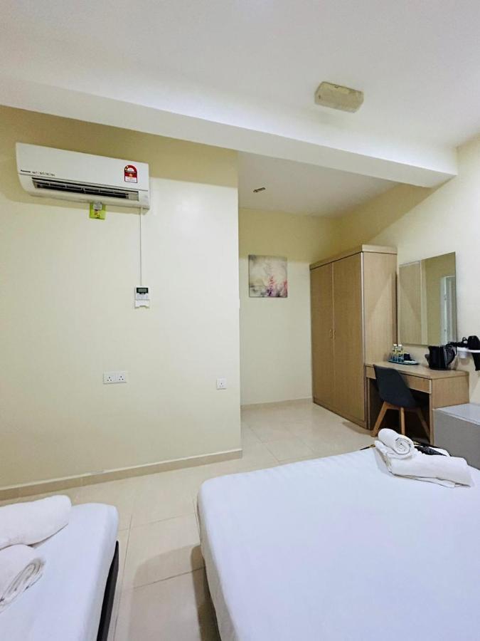 Noor Hotel Kangar Esterno foto